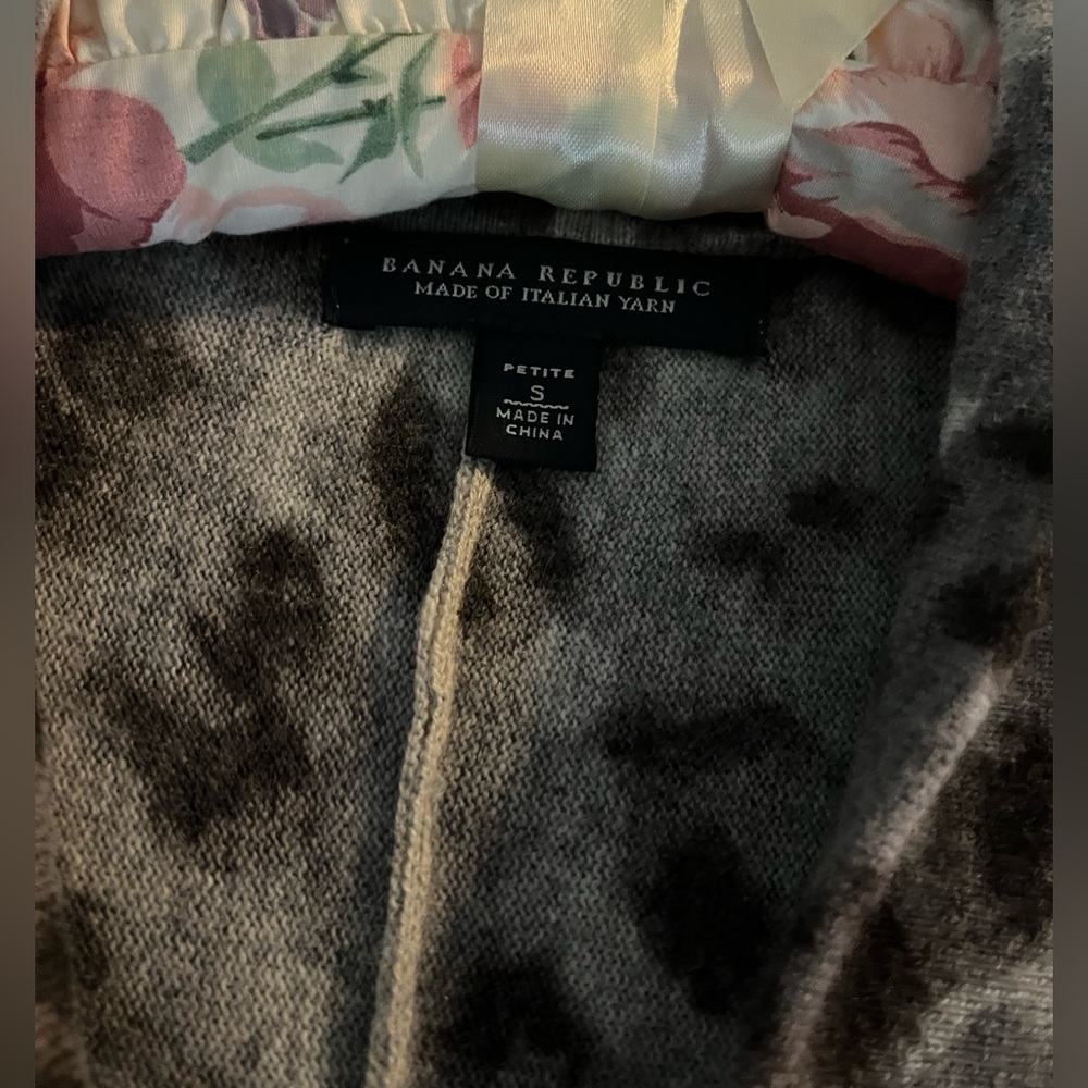 Banana Republic Leopard Patterned Sweater/Shrug - image 2